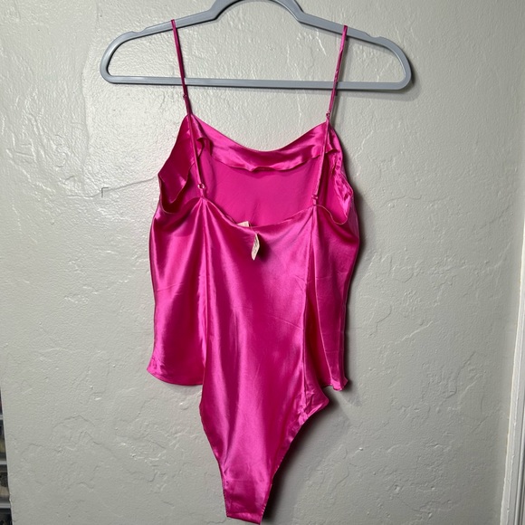 Victoria’s Secret Gold Label Hot Pink Silk Teddy NWT - Picture 2 of 4